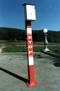 Stebriček s žetonskim avtomatom